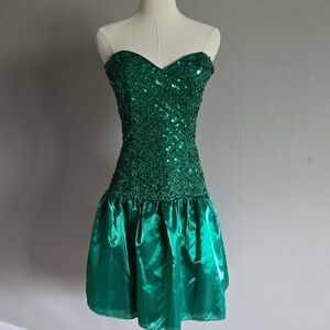 Shop Closing Jessica McClintock Strapless Green Dress